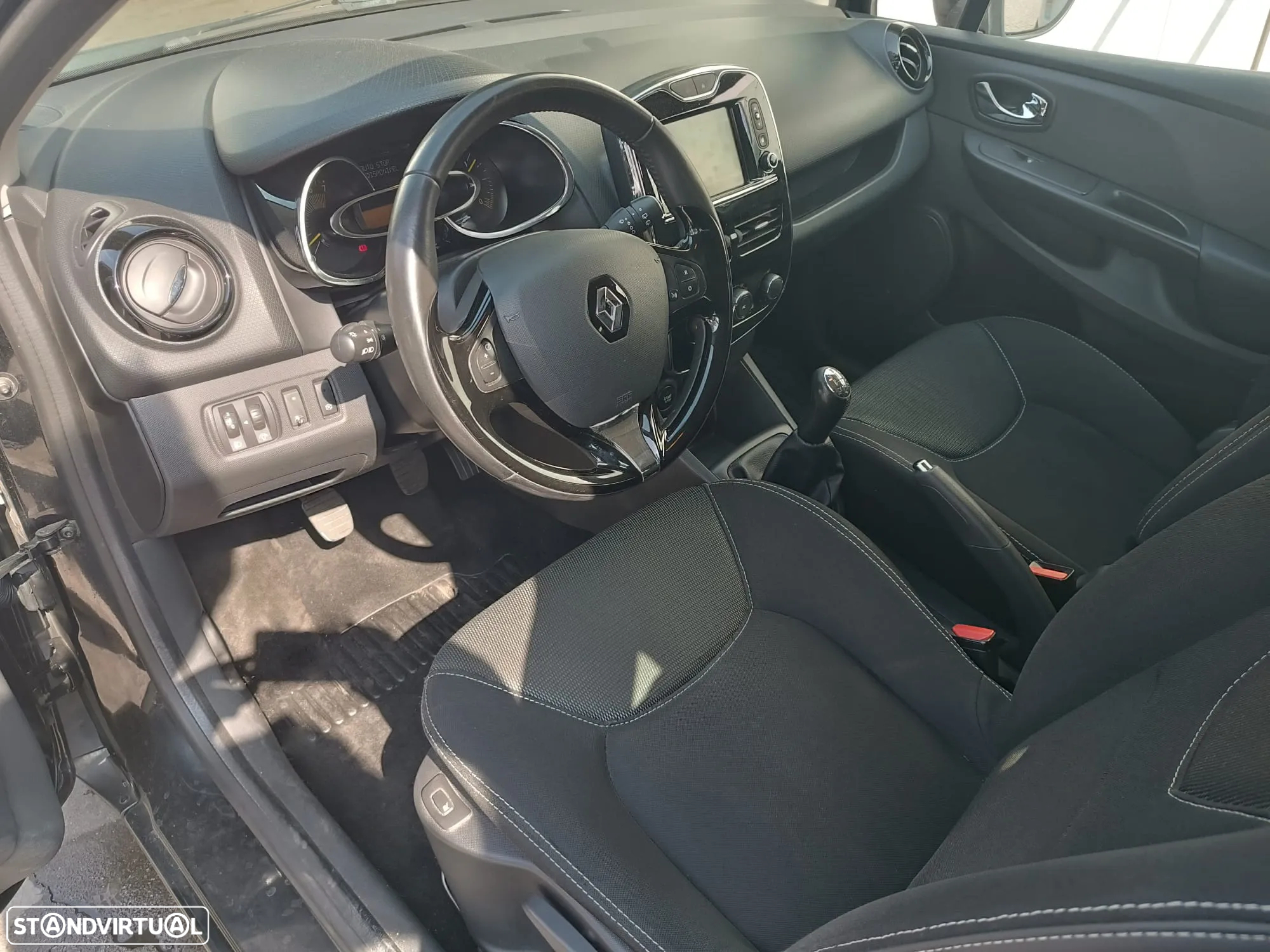 Renault Clio Sport Tourer 0.9 TCe Limited - 9