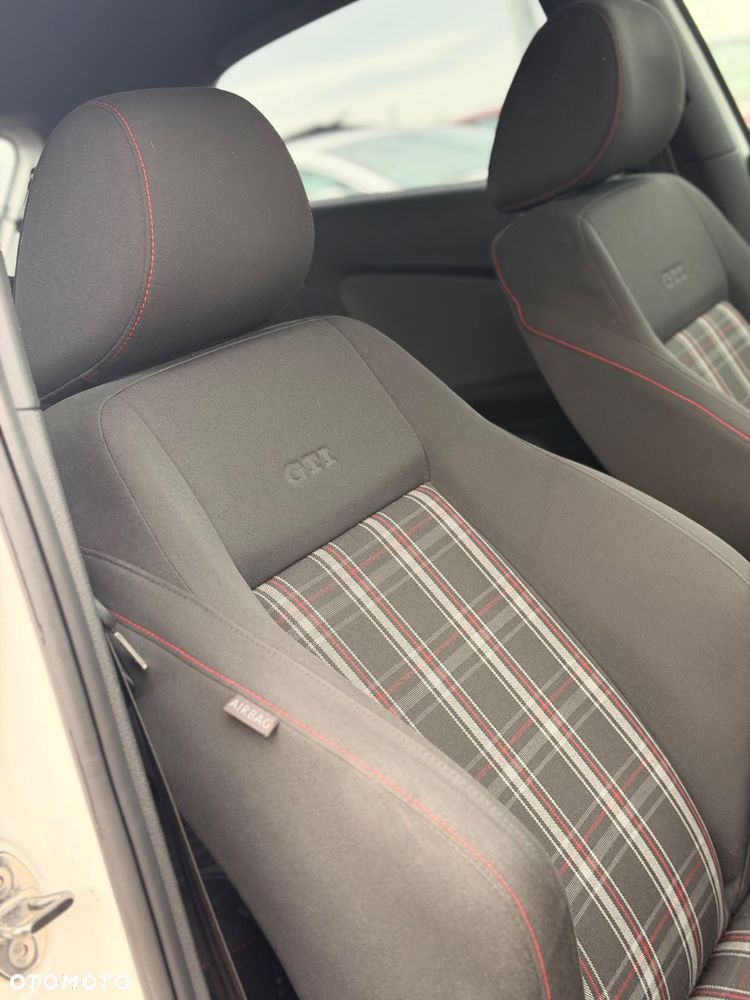 Volkswagen Polo 1.4 TSI GTI DSG - 24