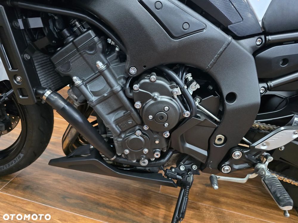 Yamaha FZ - 23