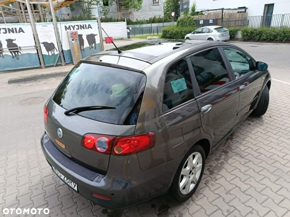 Toyota Avensis - 2