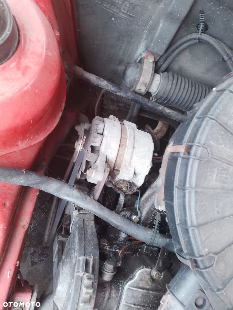 OPEL KADETT E SEDAN  84-89    MASKA POKRYWA SILNIKA     E 535 - 30