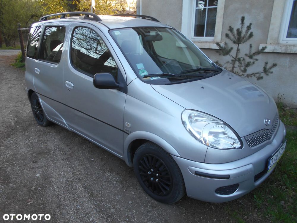 Toyota Yaris Verso 1.3 Sol - 1