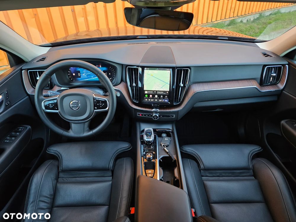 Volvo XC 60 B5 B AWD Plus Bright - 11