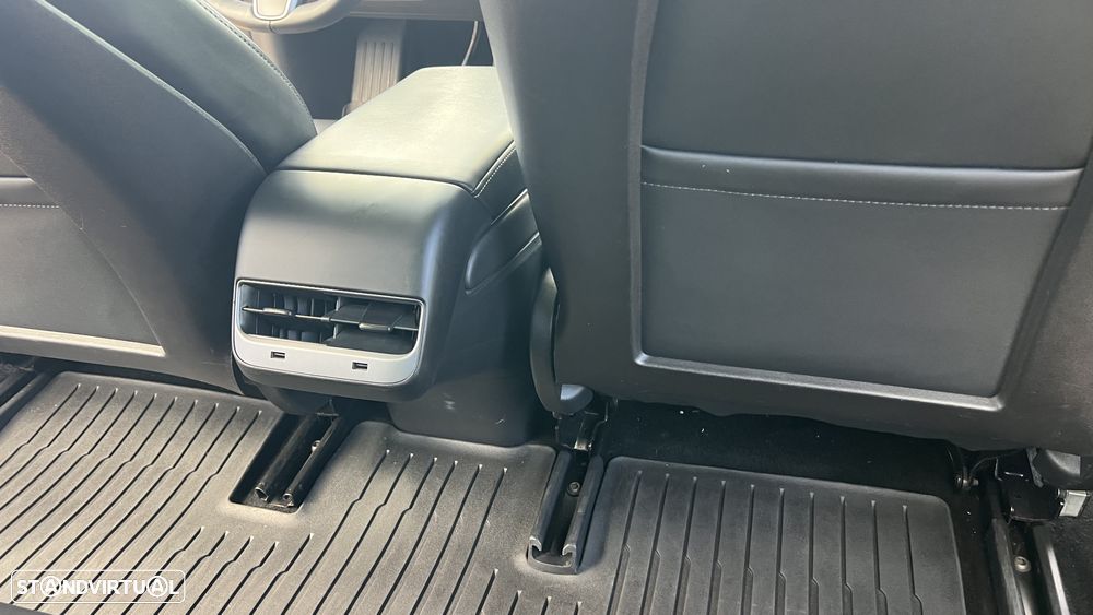 Tesla Model 3 Long-Range Dual Motor AWD - 32