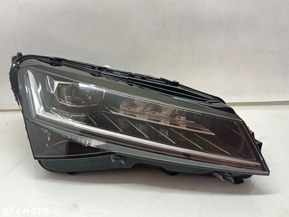 SKODA SUPERB 3 FULL LED LAMPA PRZEDNIA PRAWA ORYGINAŁ EUROPA
