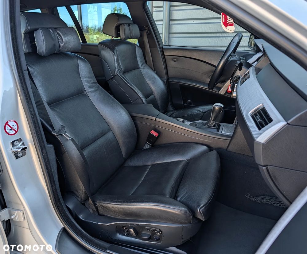 BMW Seria 5 545i - 21
