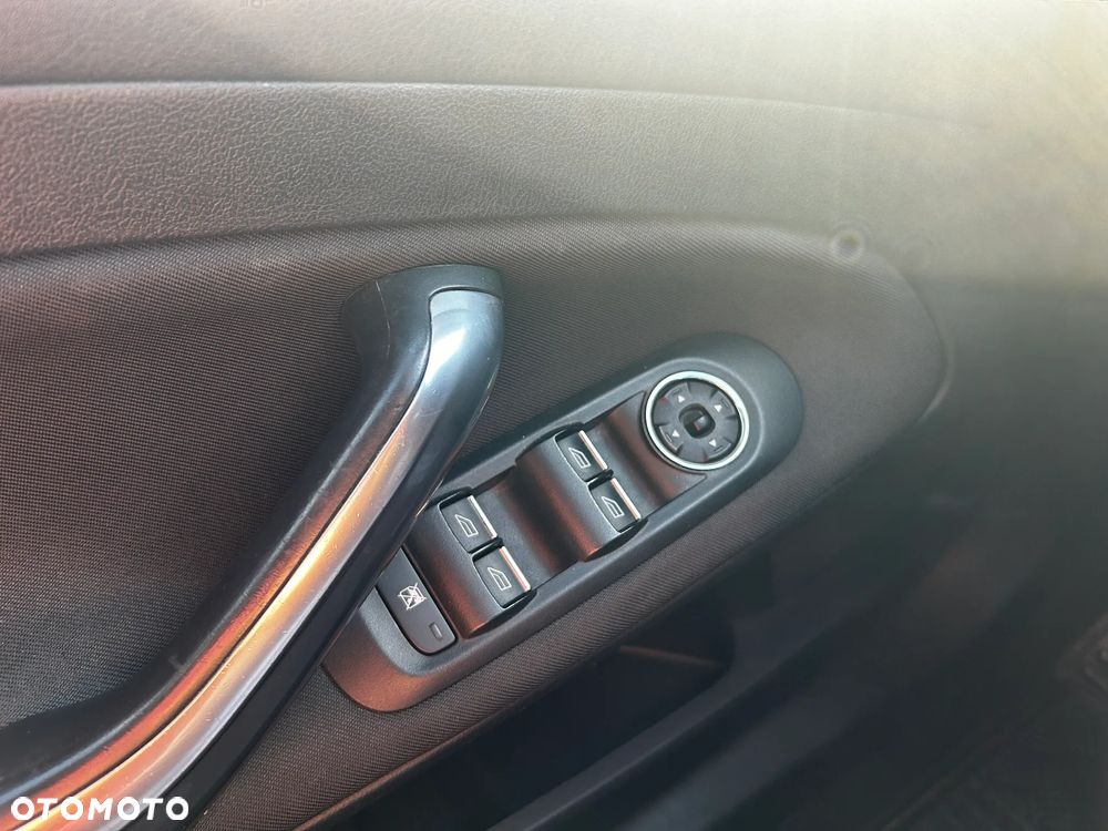 Ford Mondeo 2.0 TDCi Ambiente - 17
