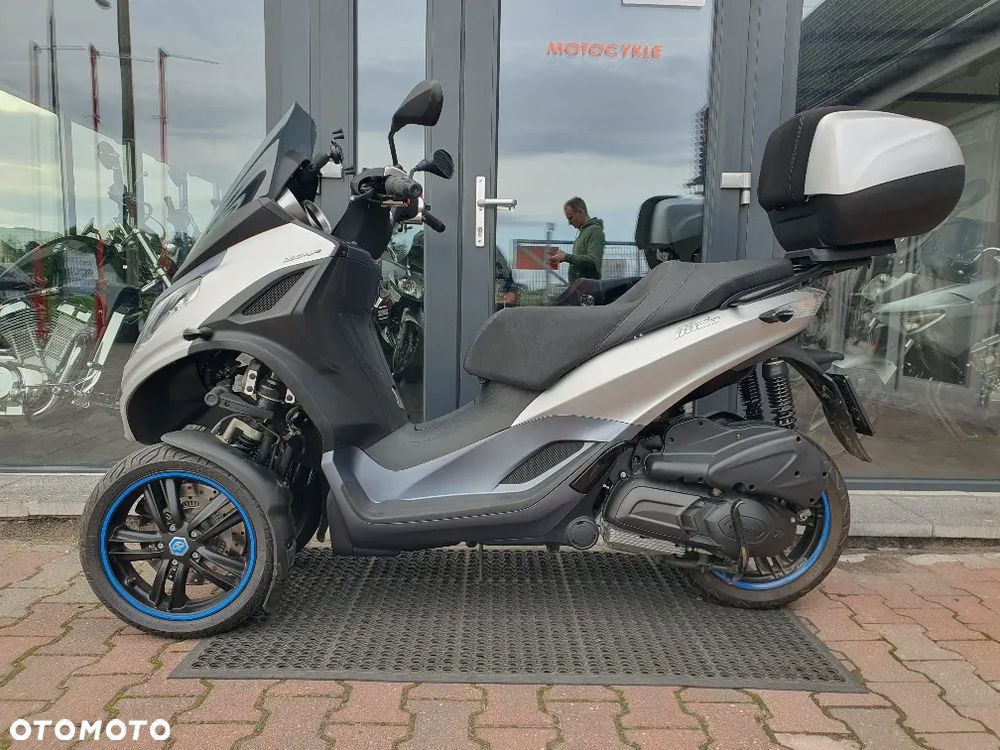Piaggio MP-3 - 10