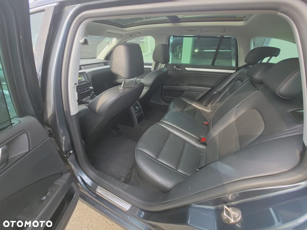 Skoda Superb 2.0 TDI 4x4 Exclusive - 12