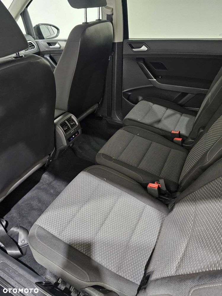 Volkswagen Touran - 14