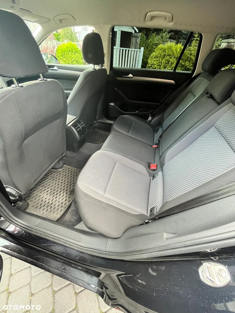 Volkswagen Passat - 10