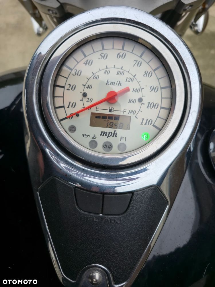 Suzuki VL 800 Volusia - Boulevard C50 - 5