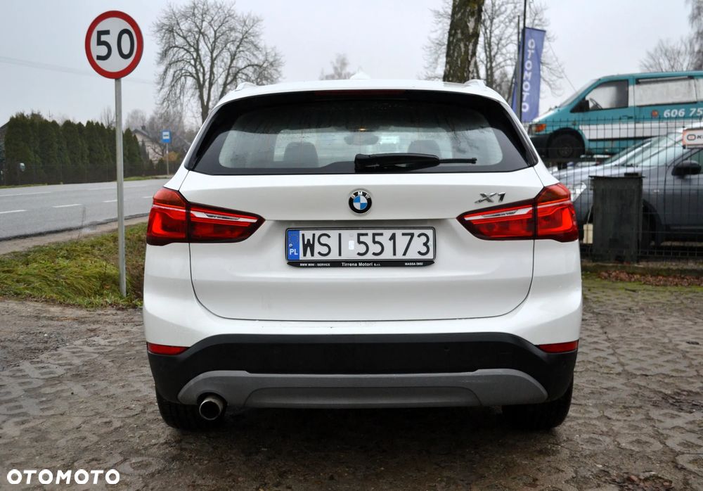 BMW X1 sDrive18d Sport Line - 6