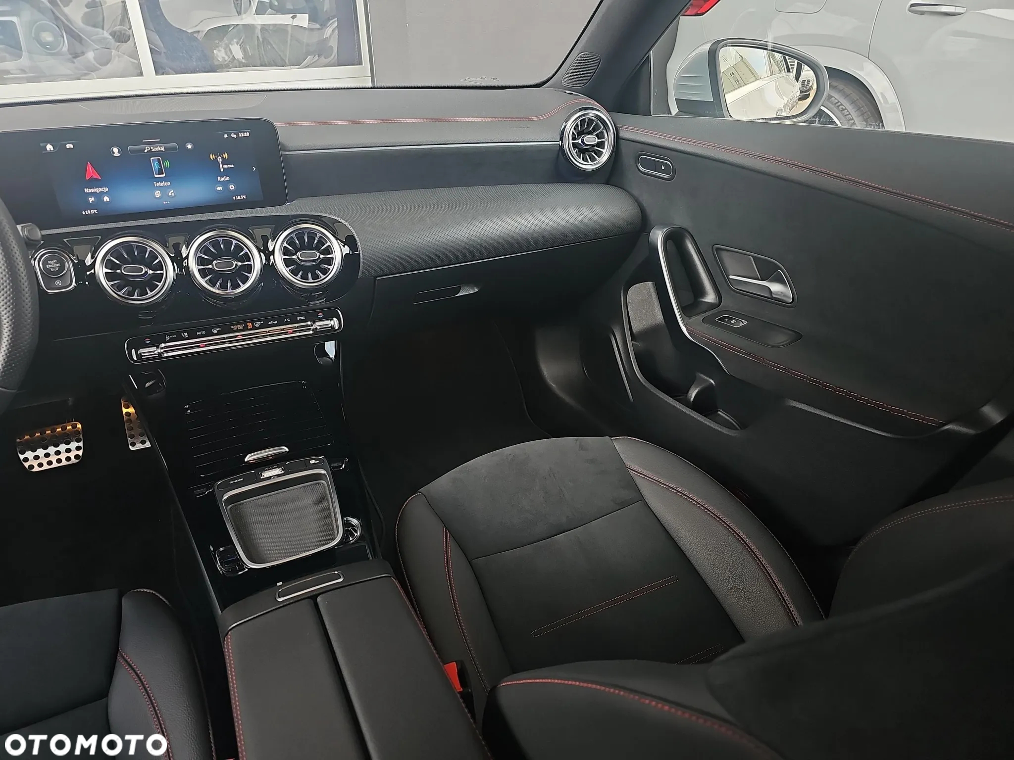 Mercedes-Benz CLA 200 7G-DCT AMG Line Advanced Plus - 17