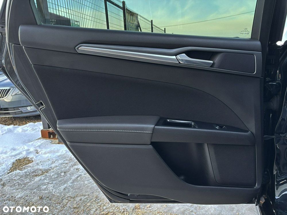 Ford Mondeo - 23