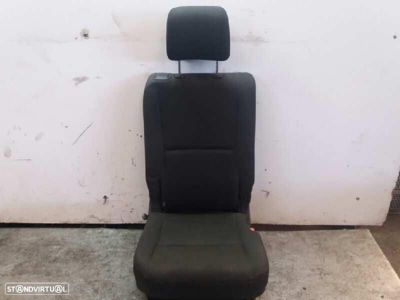 BANCOS TRASEIROS DIREITOS TOYOTA COROLLA VERSO R1 - 1