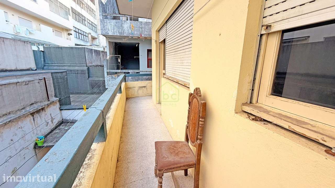 Apartamento T3, situado numa localização privilegiada, bem no coração - Grande imagem: 2/23