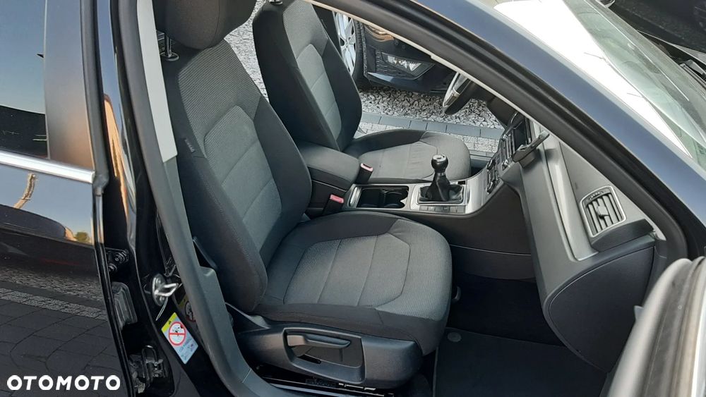 Volkswagen Passat 1.6 TDI Comfortline - 18
