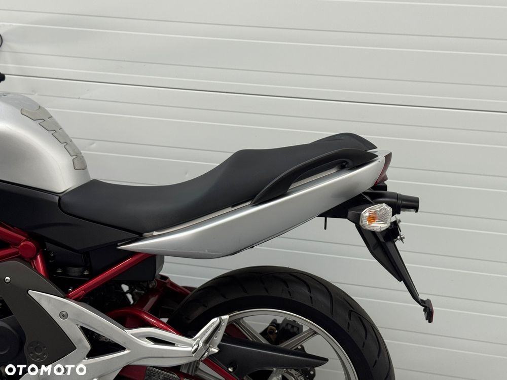 Kawasaki ER - 13