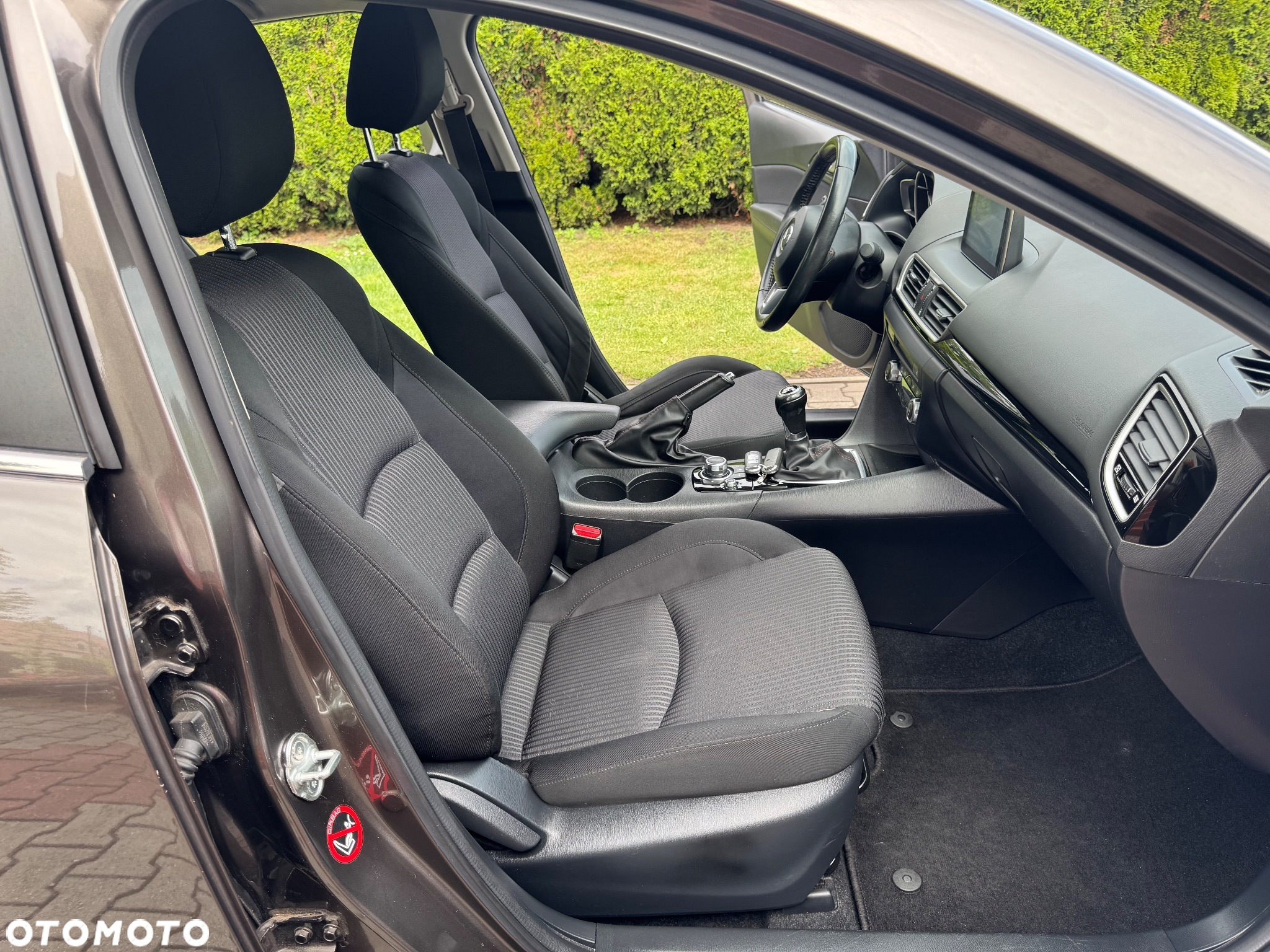 Mazda 3 SKYACTIV-G 120 Signature+ - 28