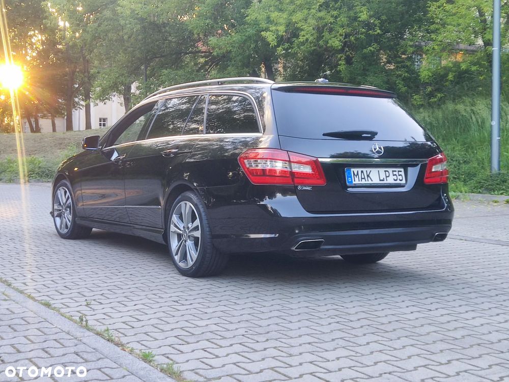 Mercedes-Benz Klasa E 220 CDI DPF BlueEFFICIENCY Automatik Elegance - 13