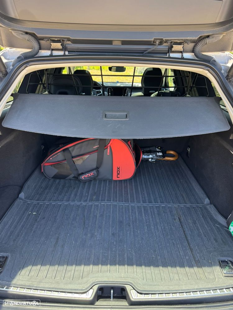 Volvo V90 Cross Country 2.0 B4 Plus AWD - 34