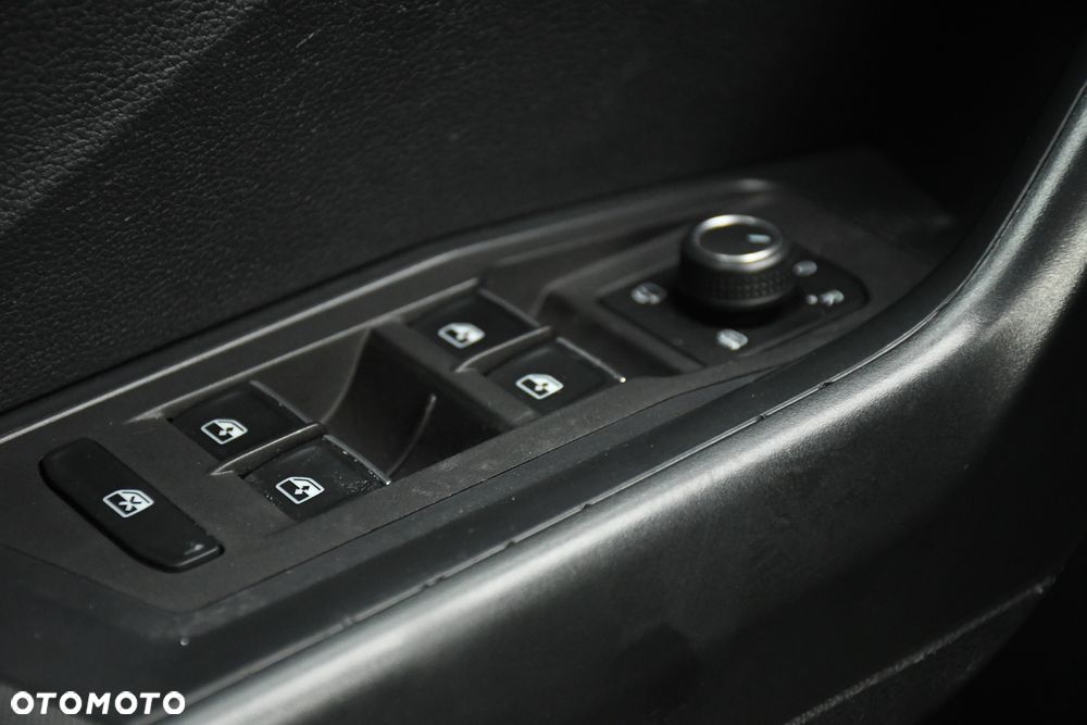 Volkswagen T-Roc 2.0 TDI SCR 4MOTION DSG ACTIVE - 35