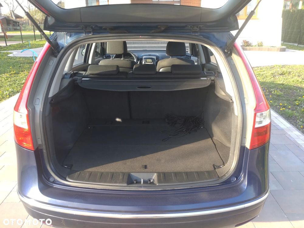 Hyundai i30 1.6 Classic + World Cup - 5