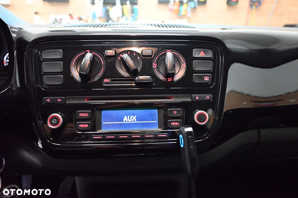 Volkswagen up! 1.0 move - 13