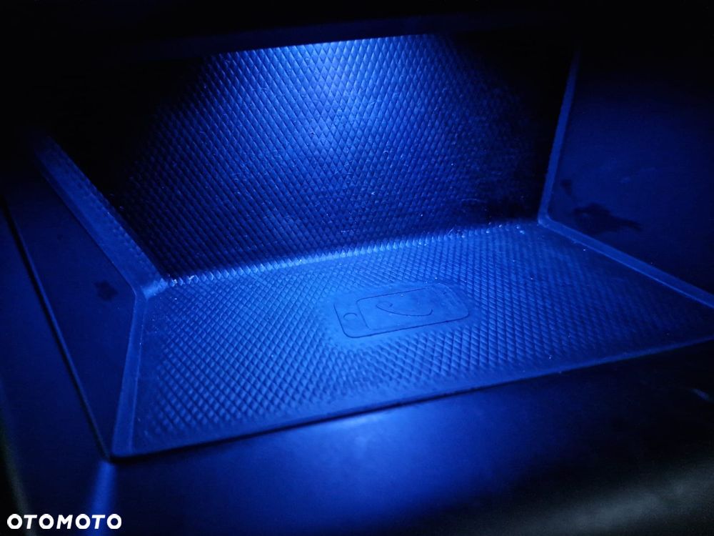 Volkswagen Golf - 24