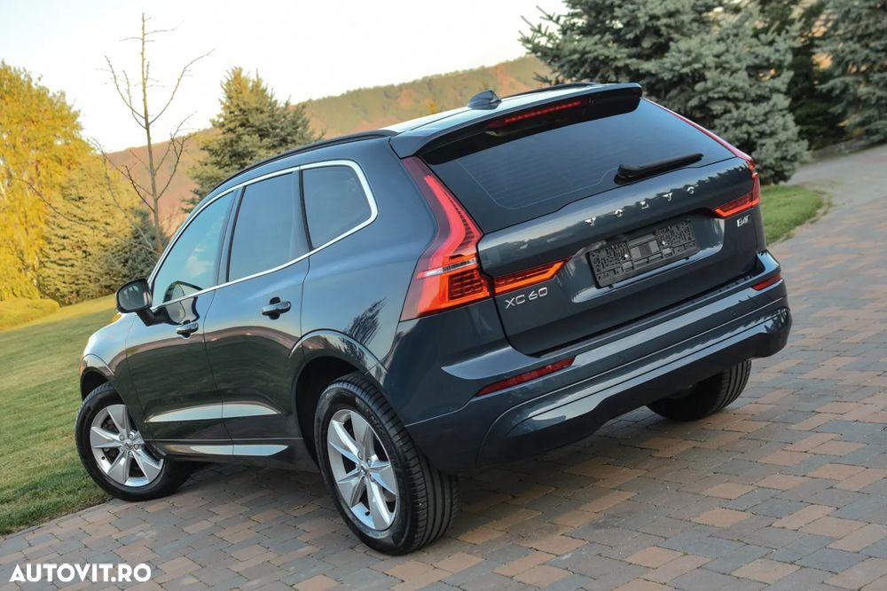 Volvo XC 60 B4 MHEV AT AWD Core - 15