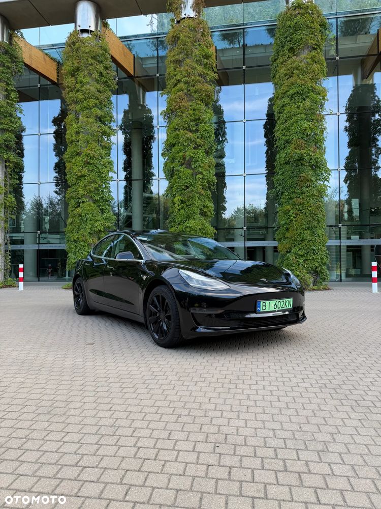 Tesla Model 3 - 4