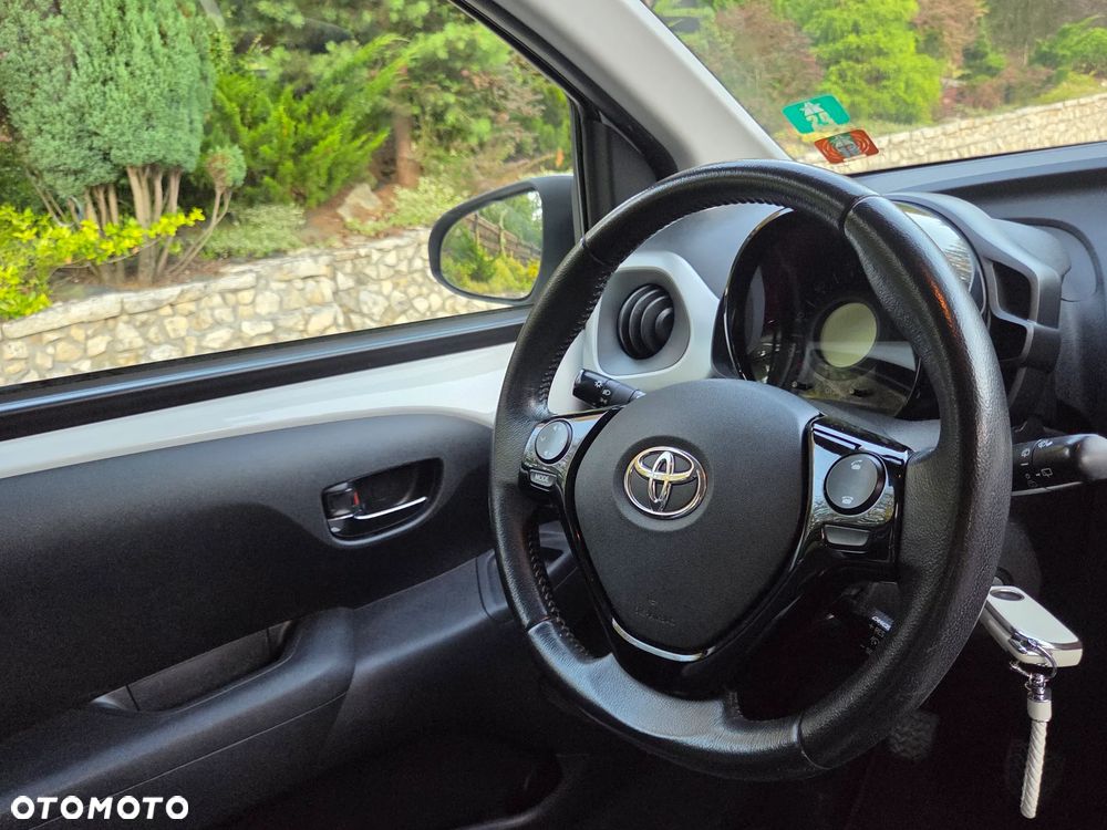 Toyota Aygo x-play touch - 21
