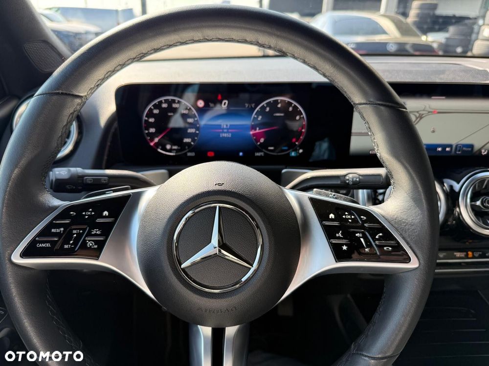 Mercedes-Benz GLB - 9