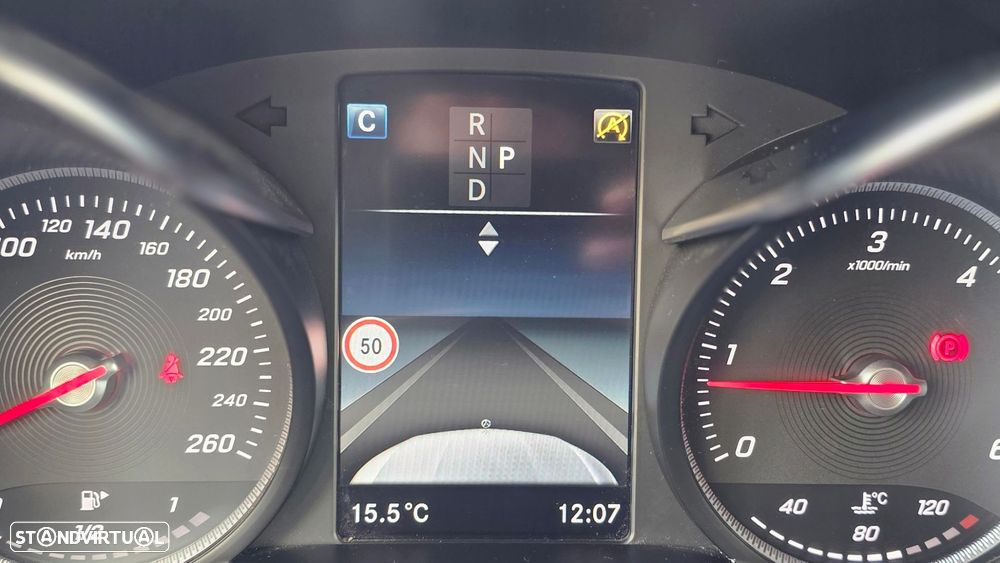 Mercedes-Benz GLC 250 d 4Matic 9G-TRONIC AMG Line - 29