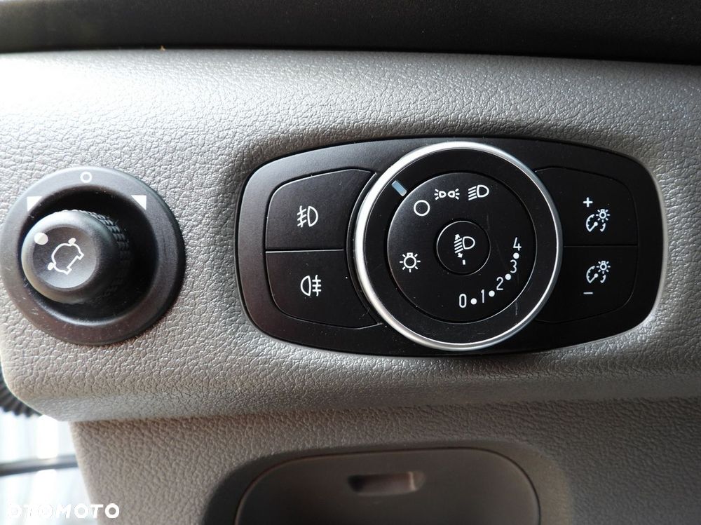 Ford TRANSIT  FURGON TEMPOMAT LEDY KLIMATYZACJA  130KM - 26