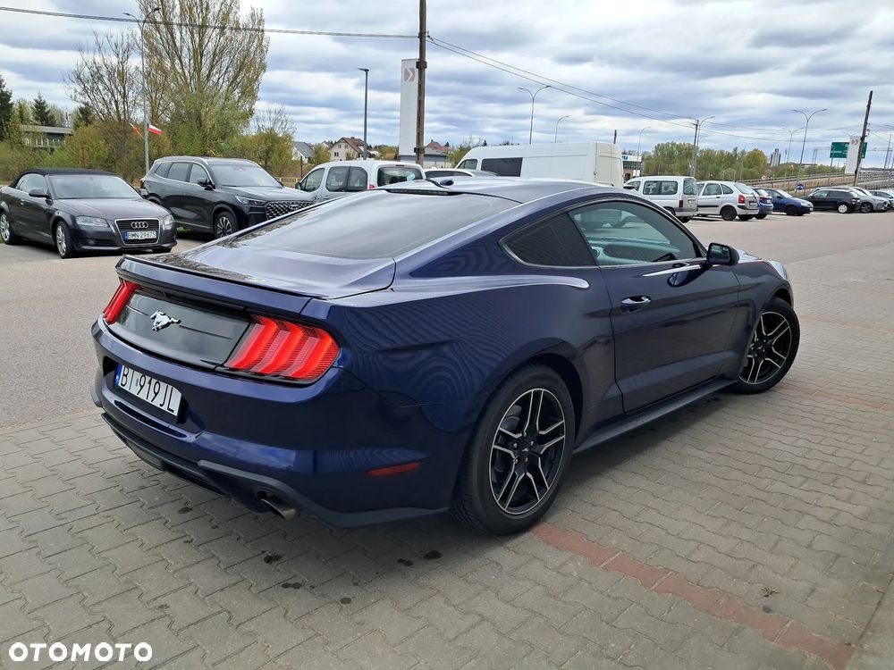 Ford Mustang - 34