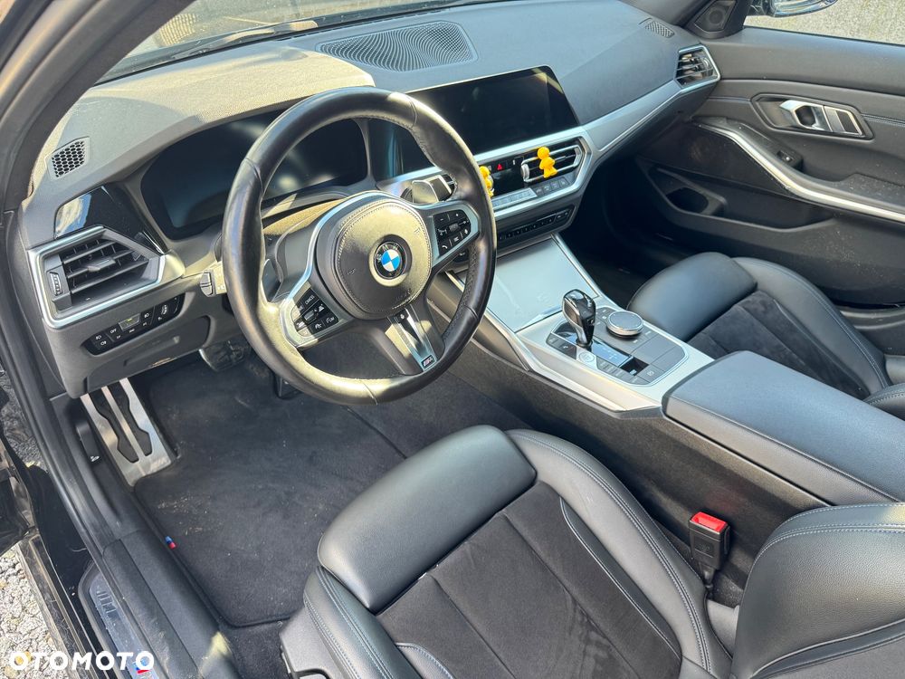 BMW Seria 3 320d xDrive M Sport - 12