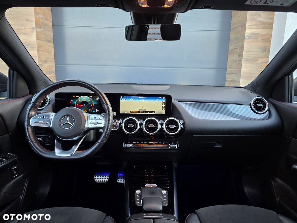Mercedes-Benz GLA 200 d AMG Line - 32