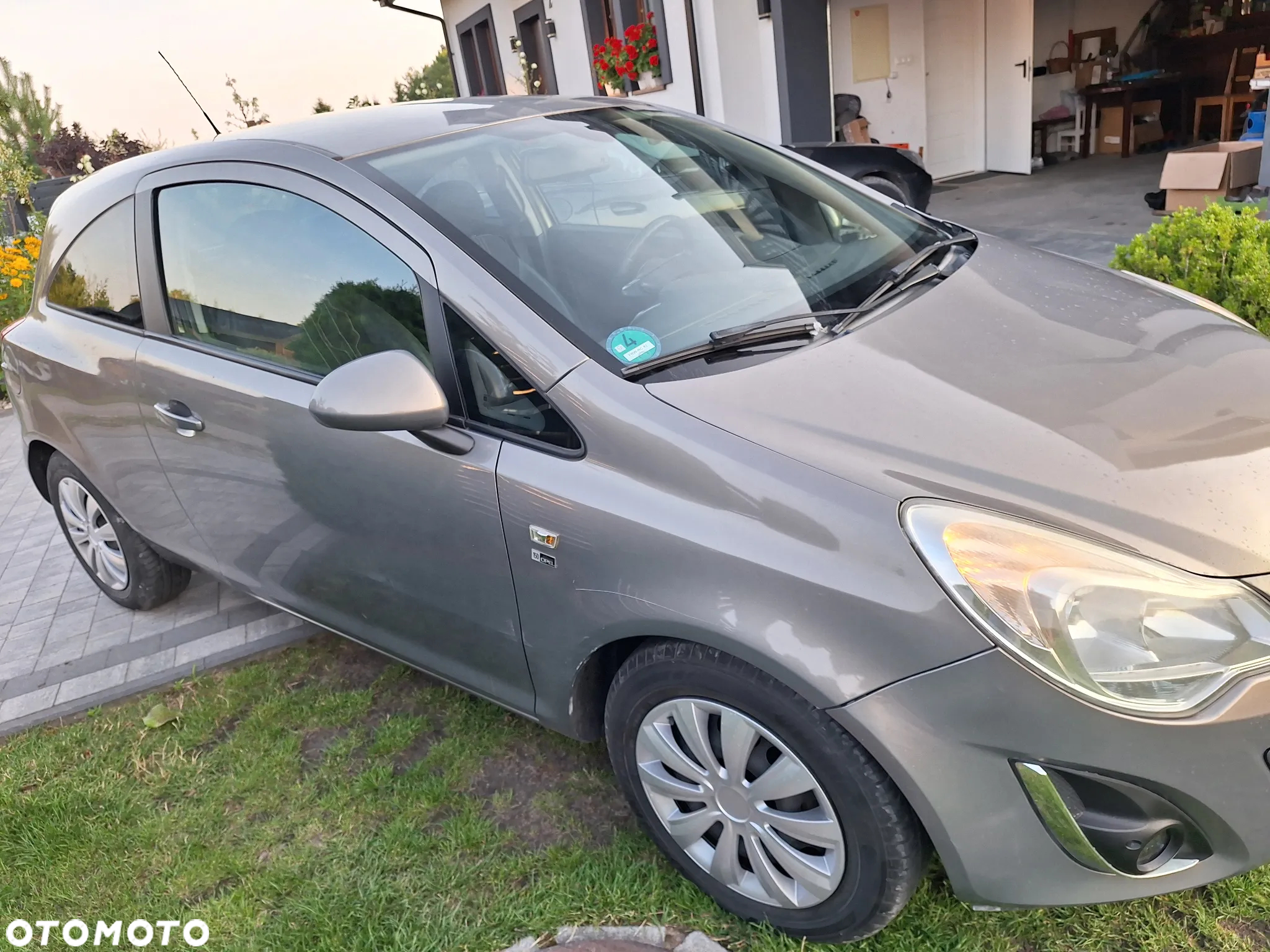 Opel Corsa 1.4 16V 150 Jahre - 3
