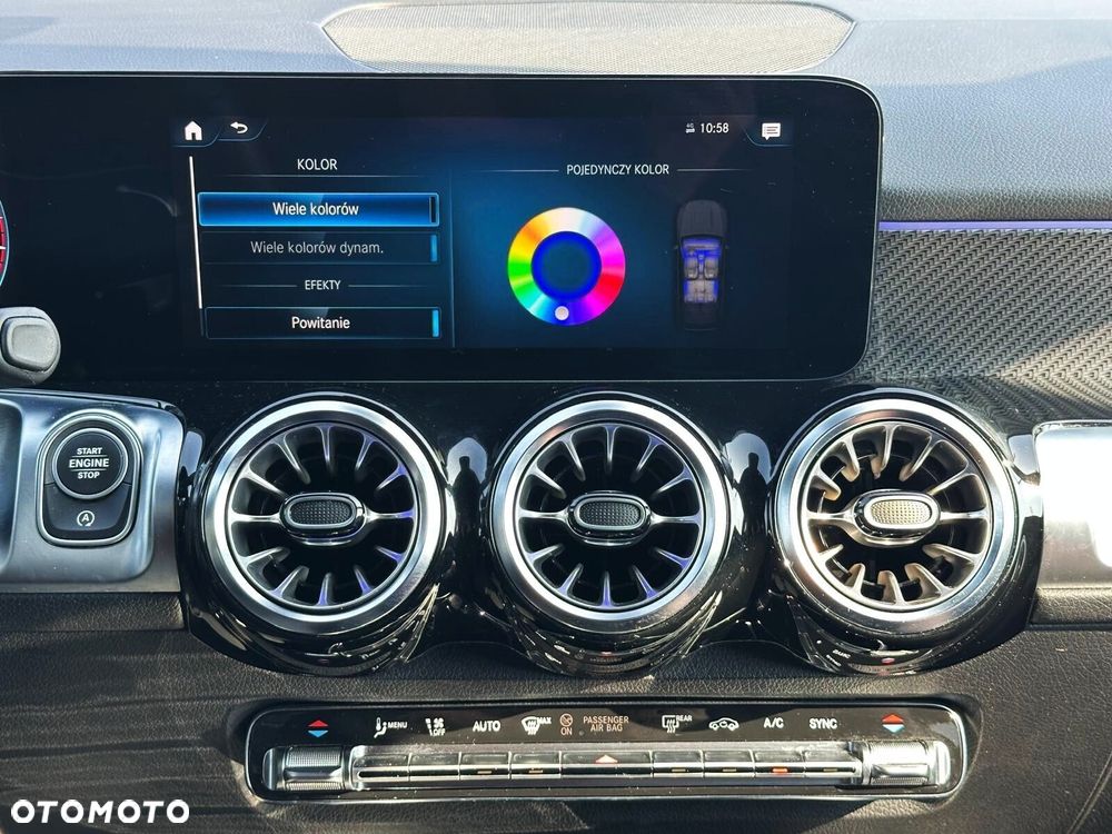 Mercedes-Benz GLB - 13