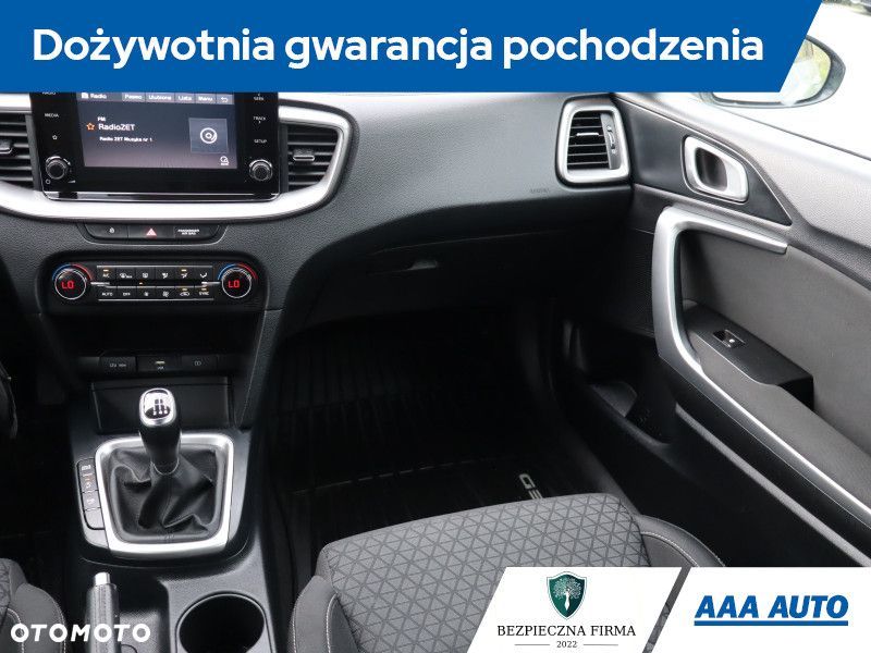 Kia Ceed - 10