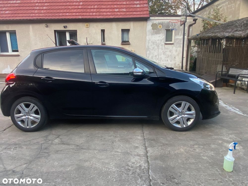 Peugeot 208 - 6