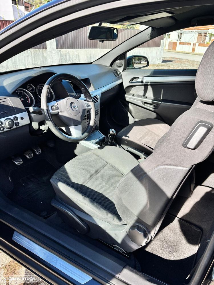 Opel Astra GTC 1.7 CDTi - 12