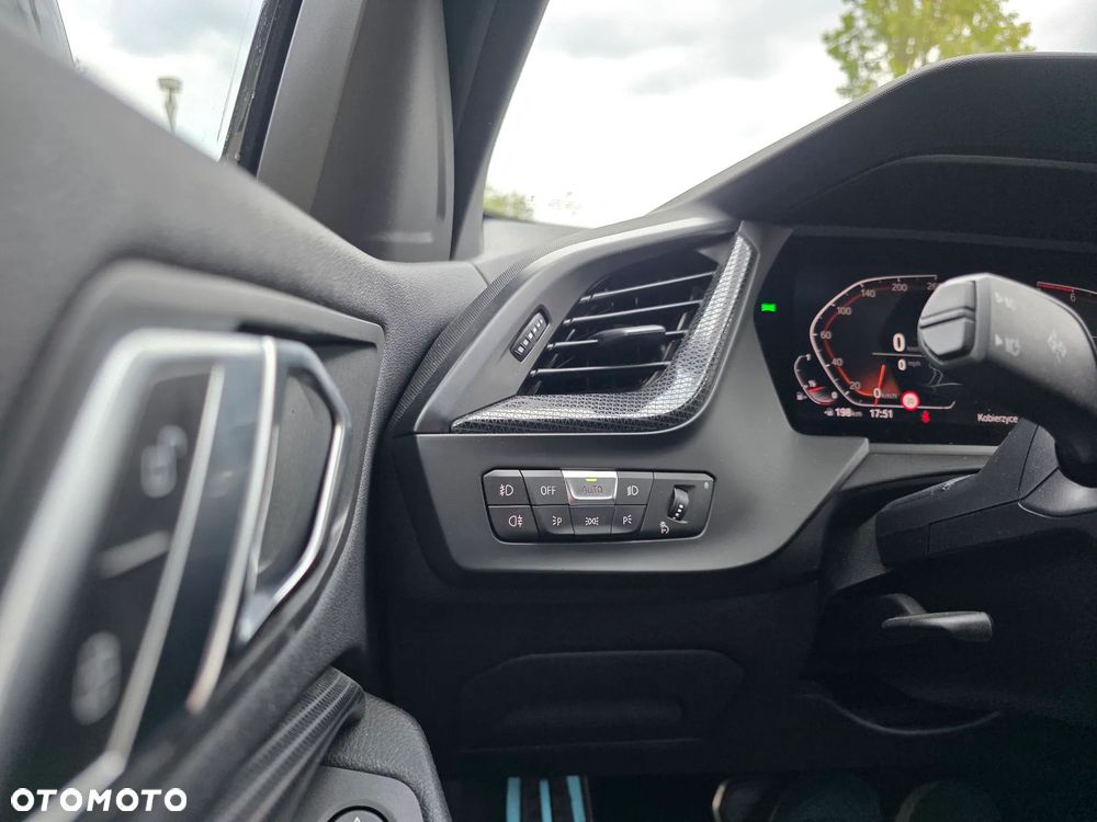 BMW Seria 1 118i M Sport - 24