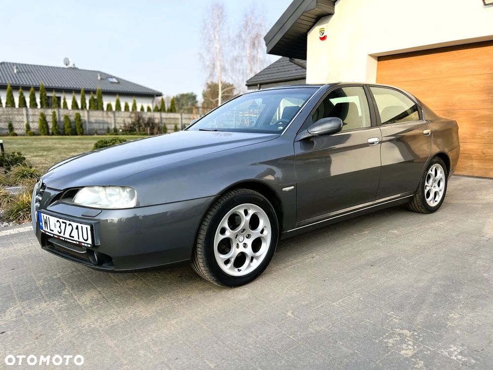 Alfa Romeo 166 - 1
