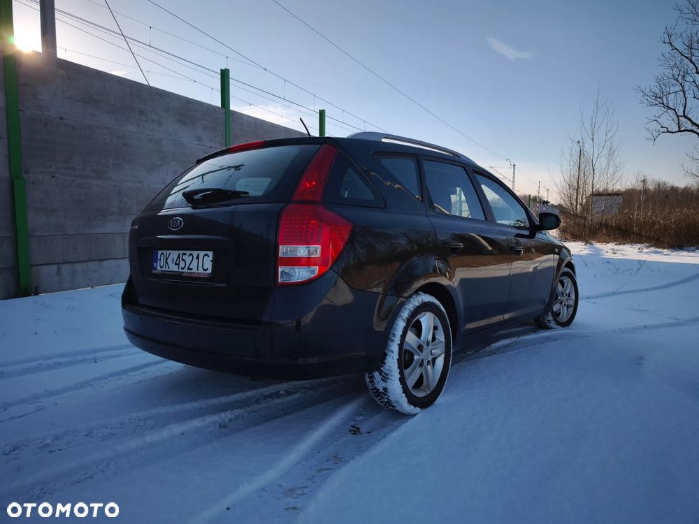 Kia Ceed 1.6 L - 5