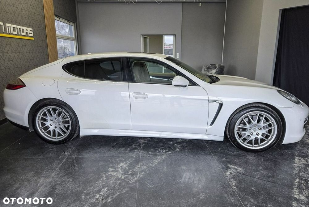 Porsche Panamera 4 PDK Edition - 14