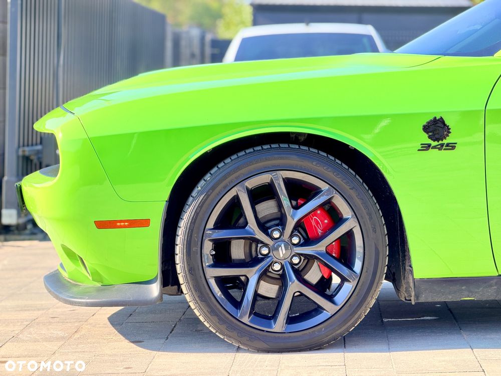Dodge Challenger 5.7 R/T - 4