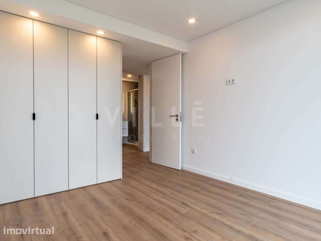 Apartamento T3 | 3.º e Último Piso | Varanda | 2 Lugares de Garagem... - Grande imagem: 4/33